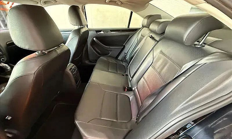 Volkswagen Jetta 2.0...