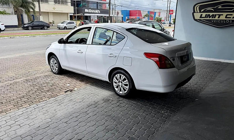 Nissan Versa 1.0 12V...