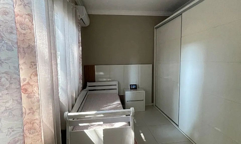 Casa Em Zimbros Bomb...