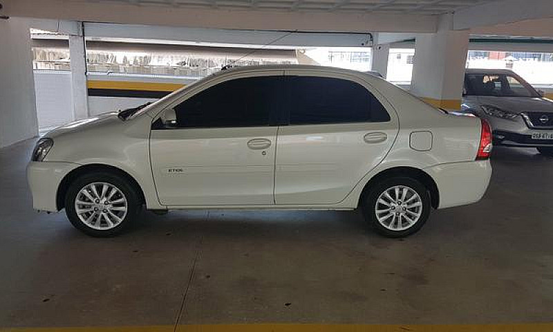 Toyota Etios 1.5 Xls...