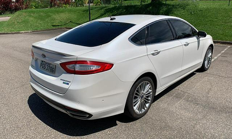 Ford Fusion Titanium...