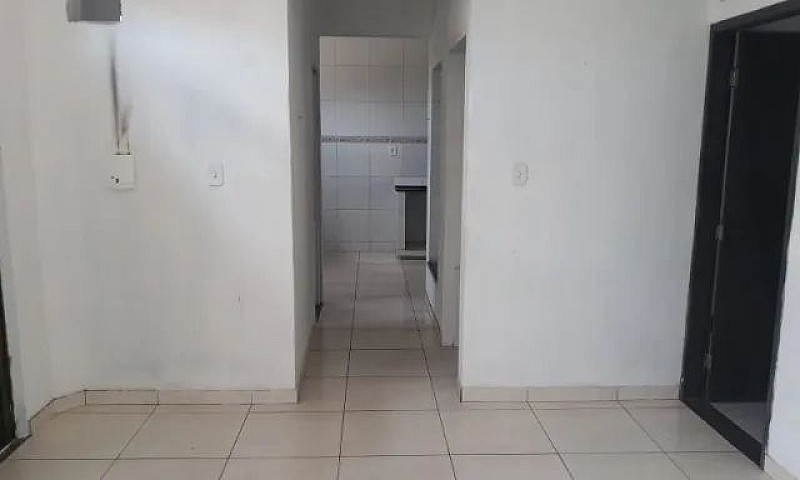 Aluga-Se Casa...