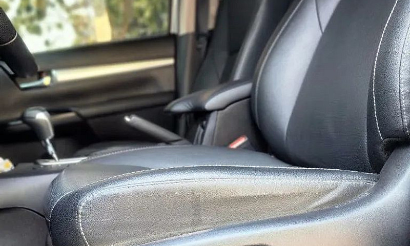 Aceita Troca  Hilux ...