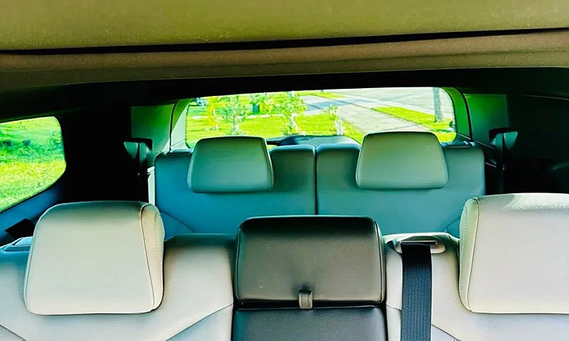 Jeep Commander Overl...