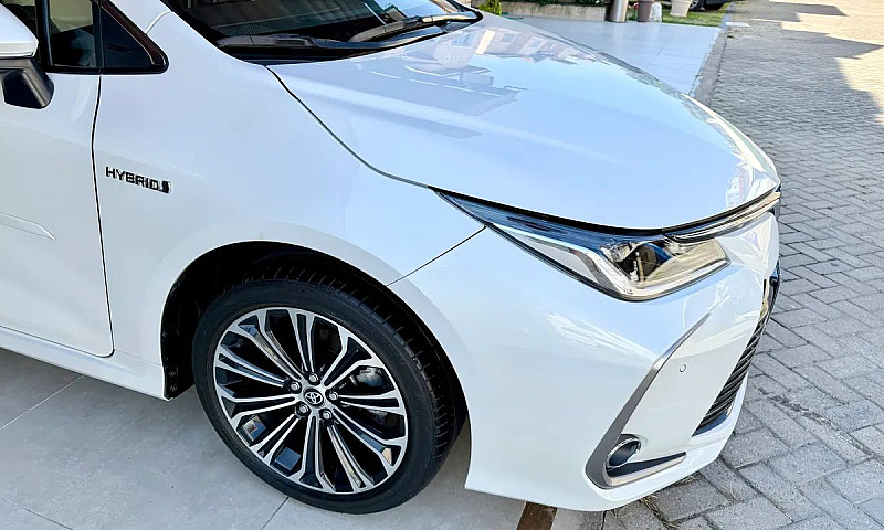 Corolla Altis Premiu...
