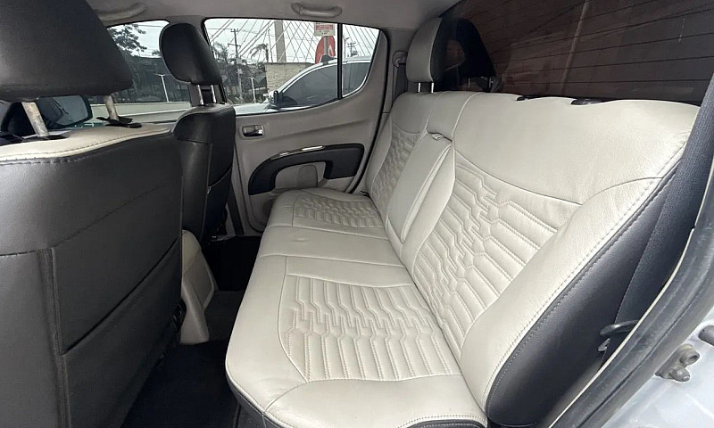 Mitsubishi L200 Trit...