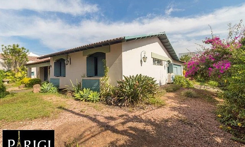 Casa Com 4 Dormitóri...
