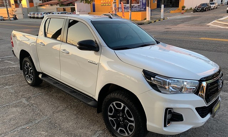 Hilux Cd Sr 2.8 Auto...