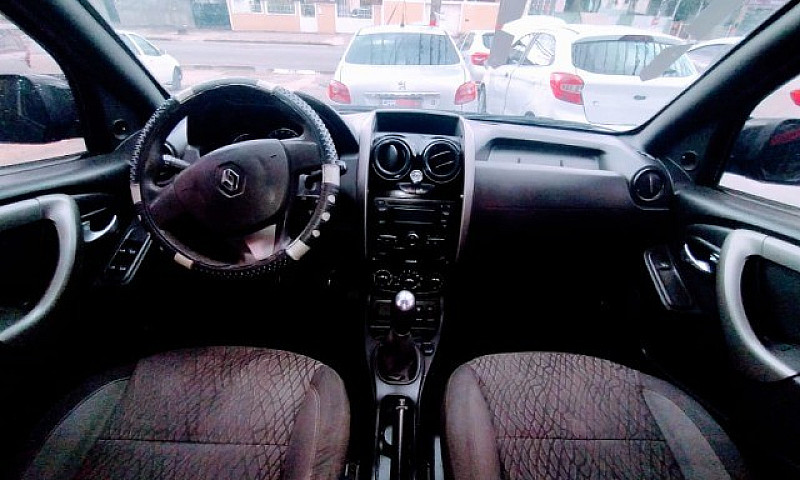 Duster 1.6 2017 + Ip...
