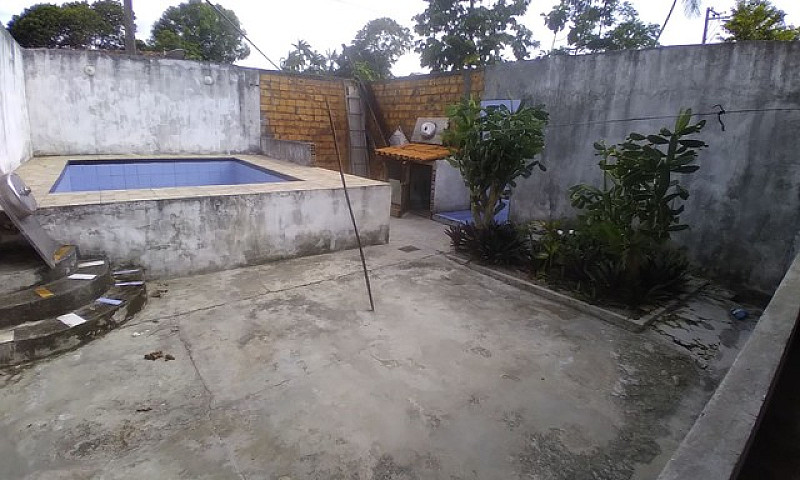 Vendo Uma Casa ...