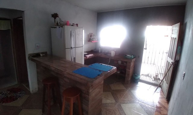 Vendo Uma Casa ...