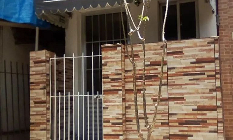 Casa Pra Alugar Em C...