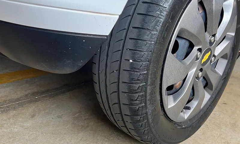 Chevrolet Onix Hatch...