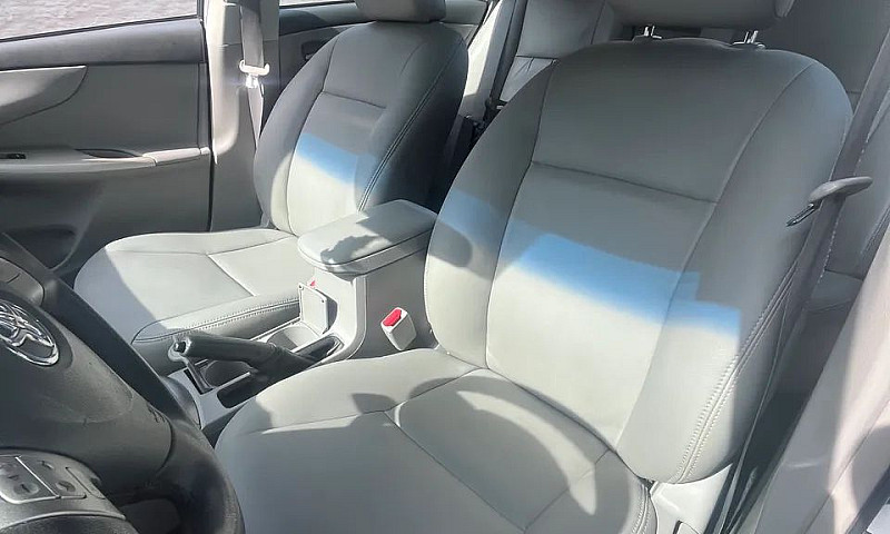 Toyota Corolla Xei 1...