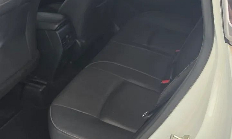 Toyota Corolla Cross...