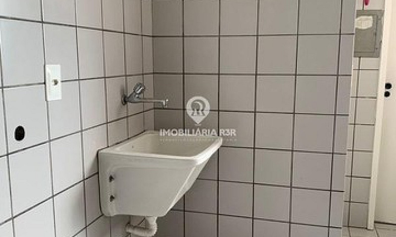 8120 Apartamento Bai...