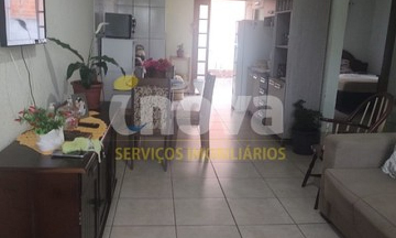 Casa Geminada No Bal...