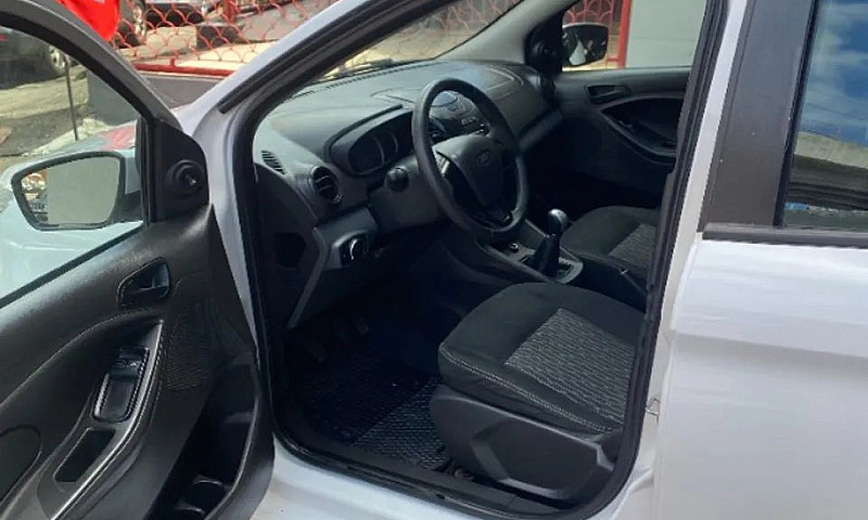 Ford Ka+ Sedan 1.0 T...