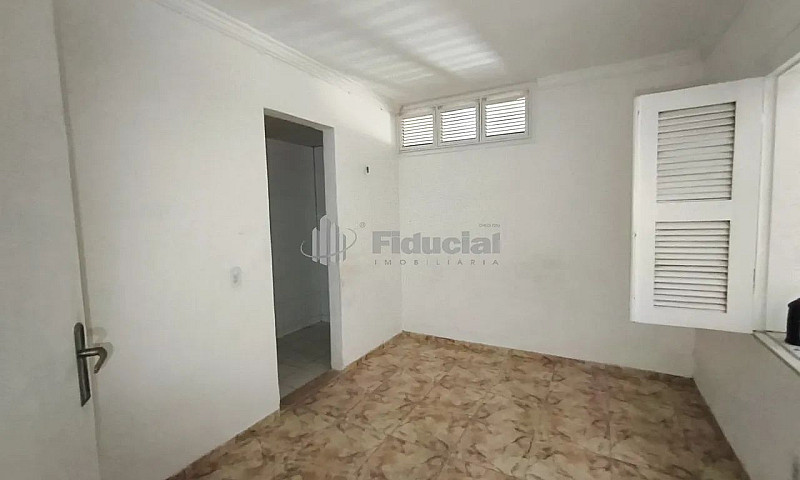 Localizada No Bairro...