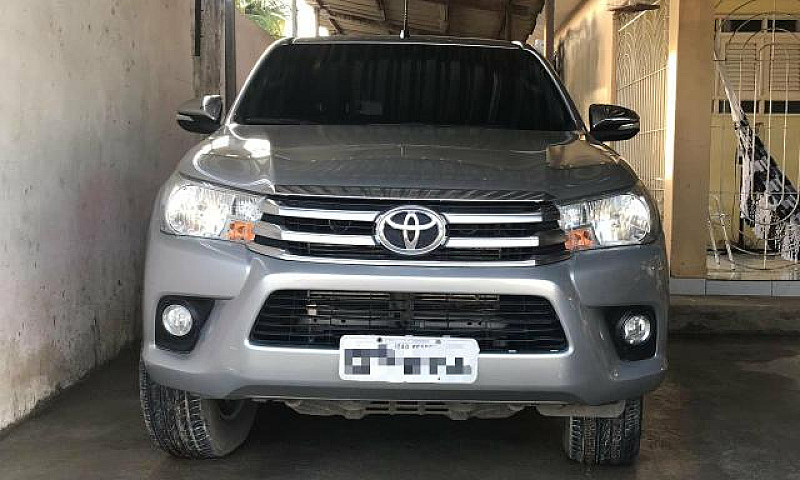 Hilux 140.000 2017...