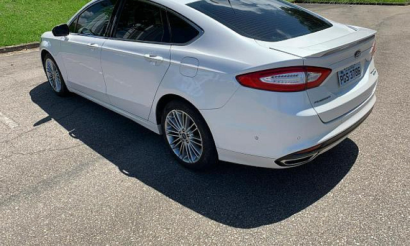 Ford Fusion Titanium...