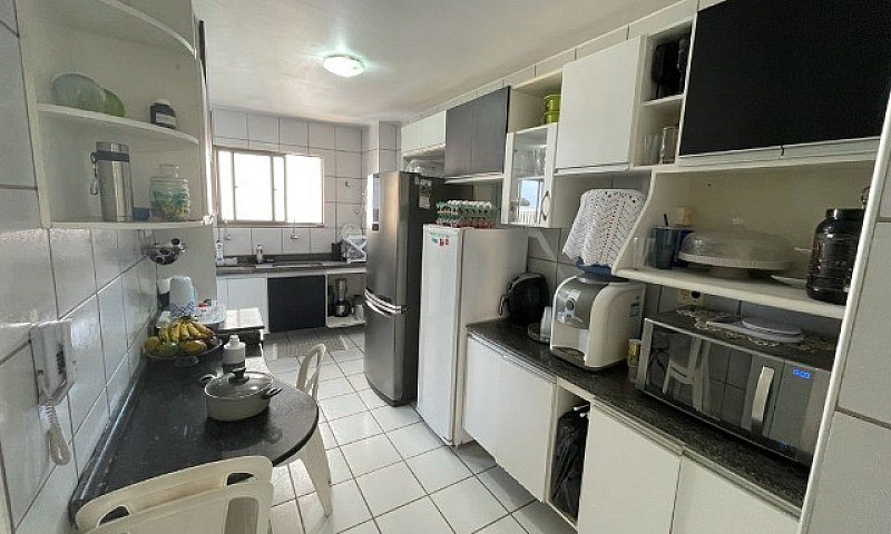 Ampla Apartamento Co...