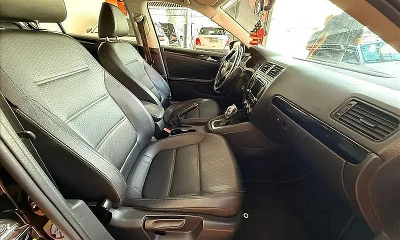 Volkswagen Jetta 2.0...