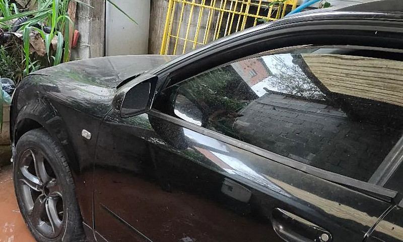 Audi A4 2.4 30V Avan...