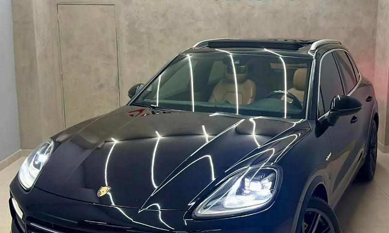 Porsche Cayenne E-Hy...