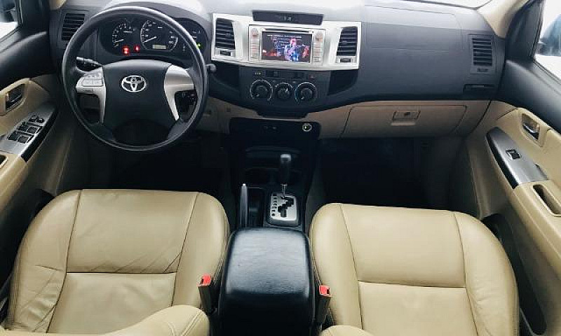 Toyota Hilux Sw4 2.7...