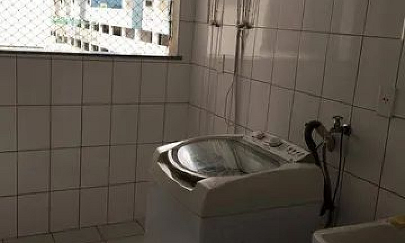 Condomínio Eduardo A...