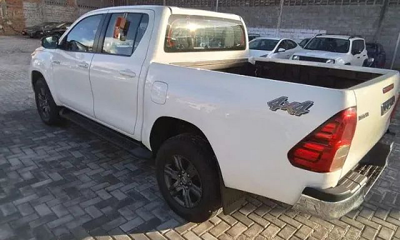 Hilux Sr 2.8 Tb Dies...