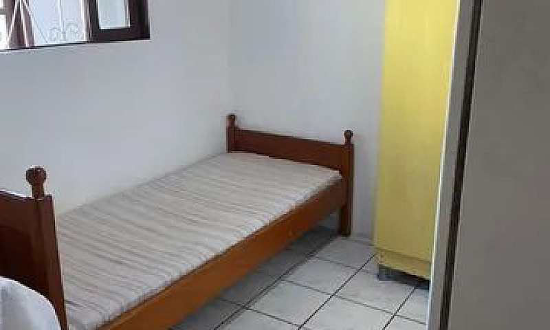 Quarto Mobiliado Em ...