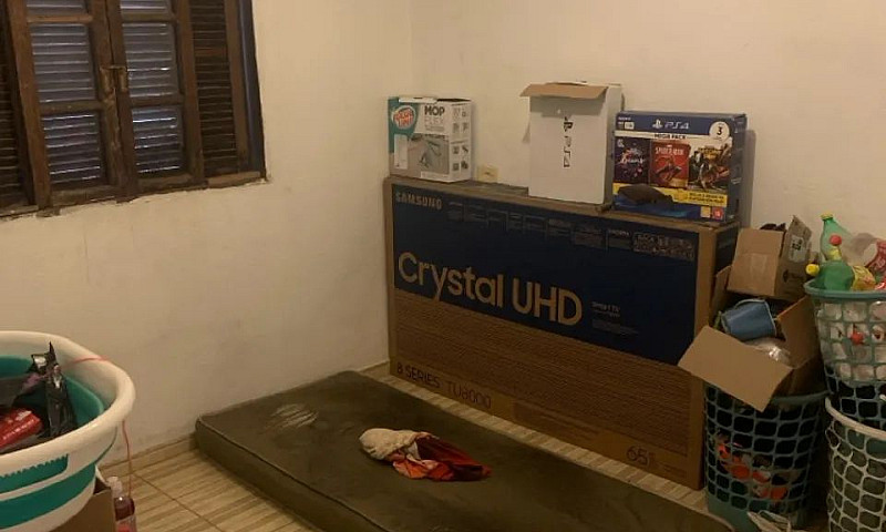 Vendo Essa Casa ...