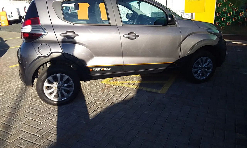 Fiat Mobi Trekking 1...