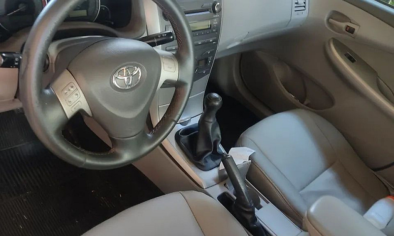 Toyota Corolla Gli 1...