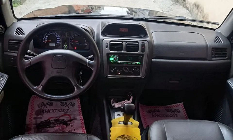 Mitsubishi Pajero Tr...