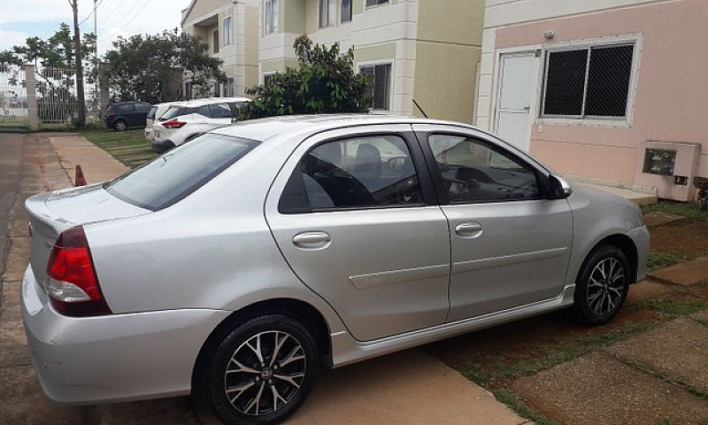 Top Etios Sedan Auto...