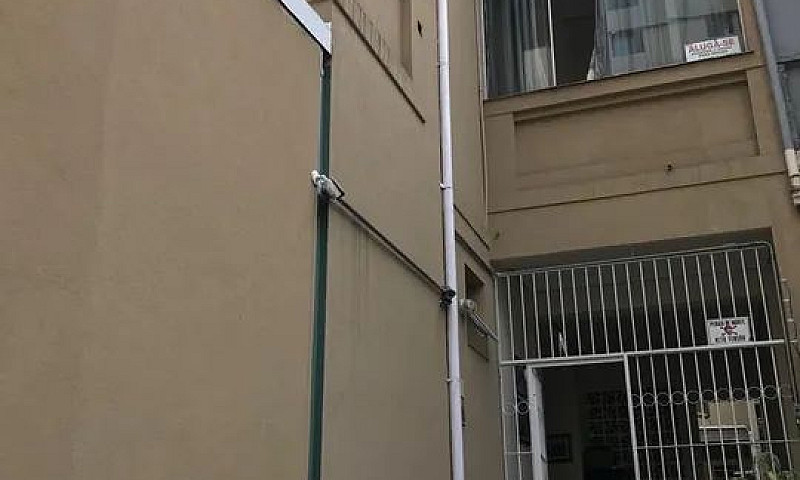 Quarto Só Para Mulhe...