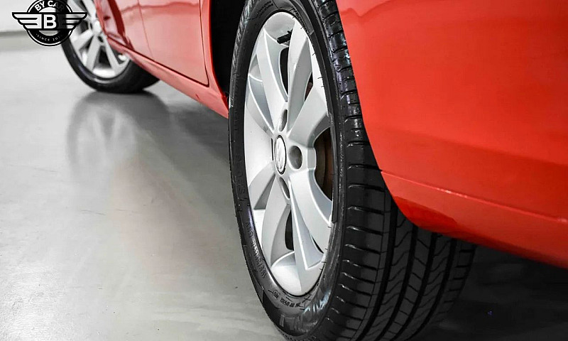 Volkswagen Voyage 1....