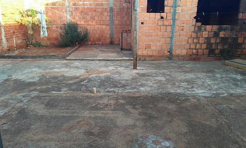 Casa Em Jau Ótima Lo...