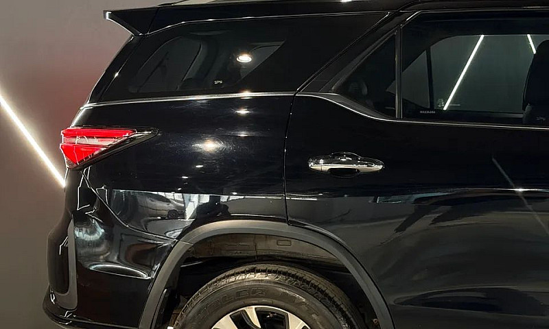 Toyota Hilux Sw4 Srx...