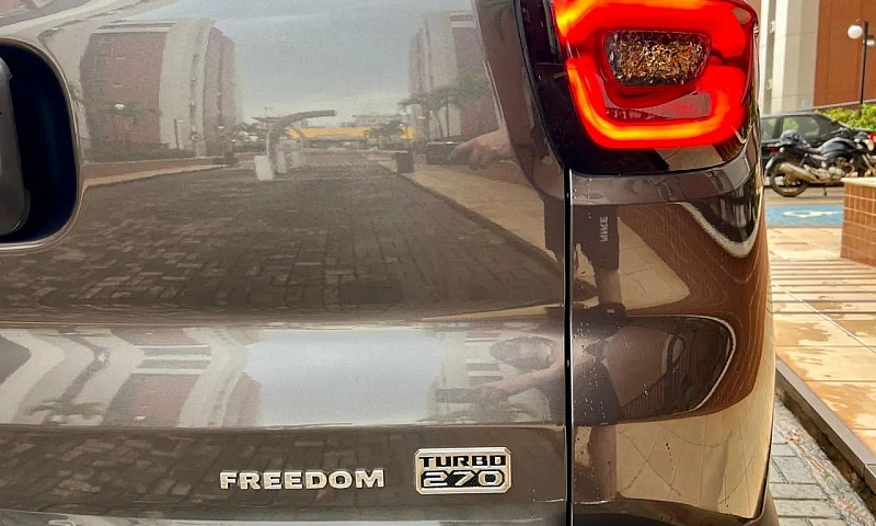 Fiat Toro Freedom 1....