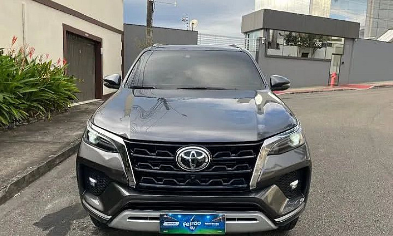 Toyota Hilux Sw4 Srx...