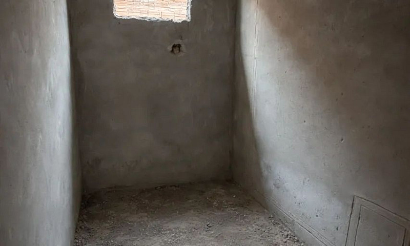 Vende-Se Ótima Casa ...