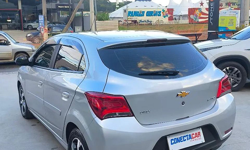 Chevrolet Onix Hatch...