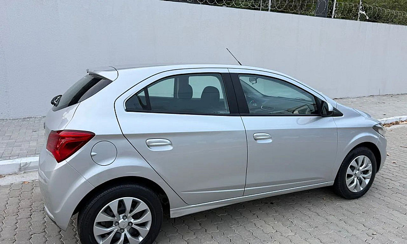 Chevrolet Onix Hatch...