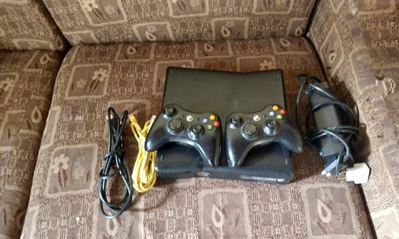 Vendo Xbox 360 Perfe...