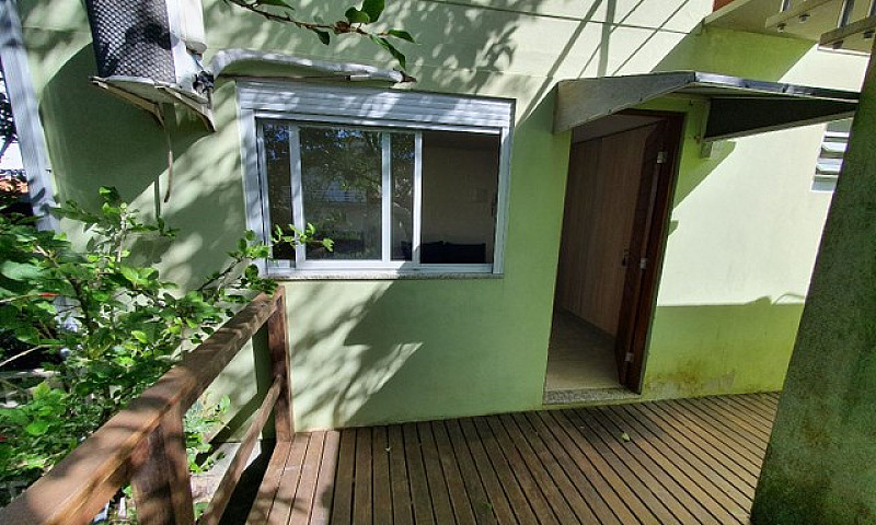 Studio Com Deck Na L...