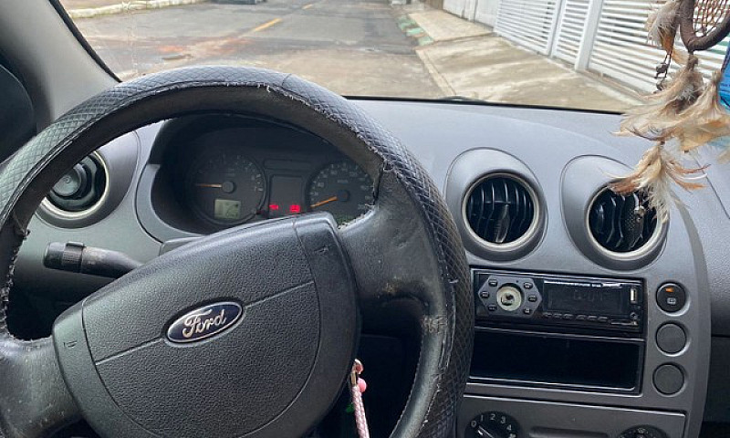 Fiesta Sedan 2004/05...